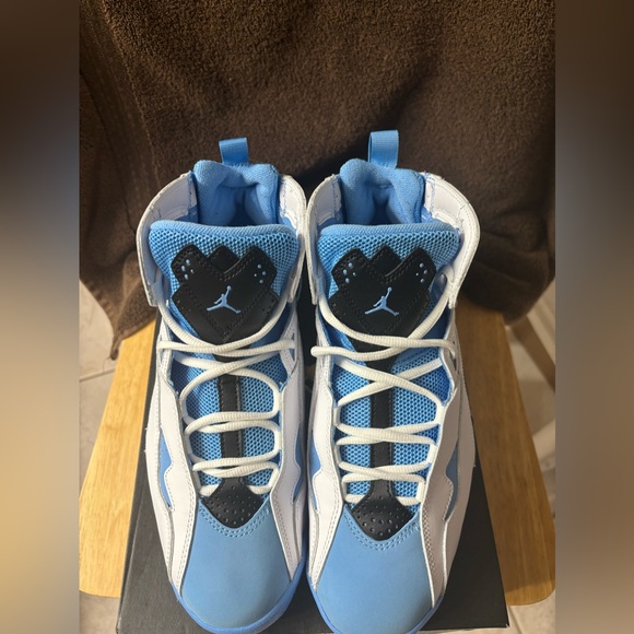 Jordan Other - Jordan True Flight
UNC Size 8.5
